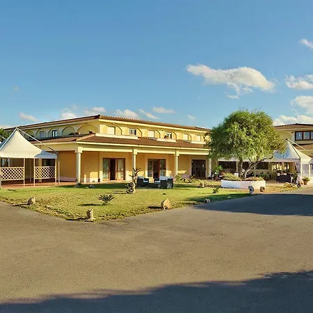 Petri Marini 3* أغلينتو