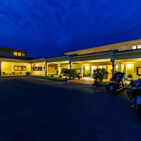 Hotel Petri Marini 3*