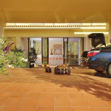 Petri Marini 3* أغلينتو